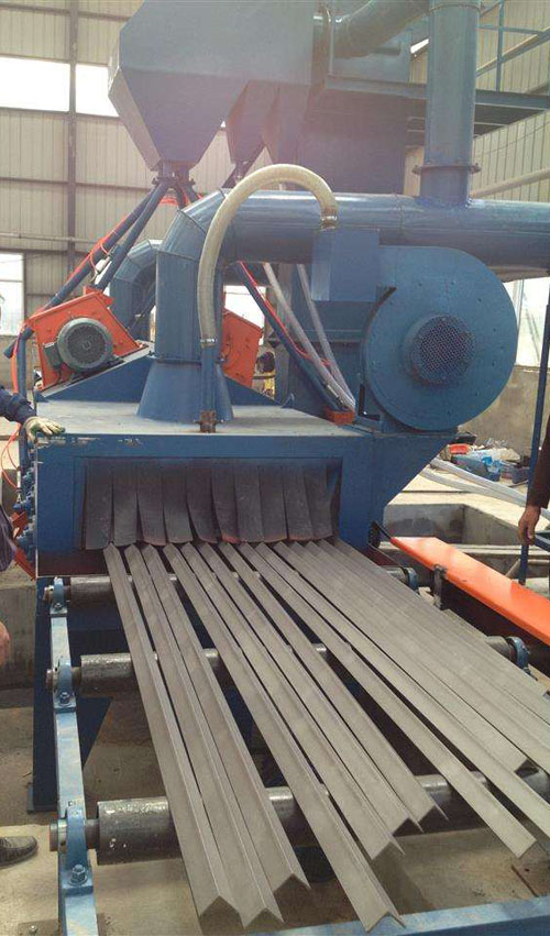 角鋼噴砂除銹機(jī) 角鋼噴砂除銹機(jī)